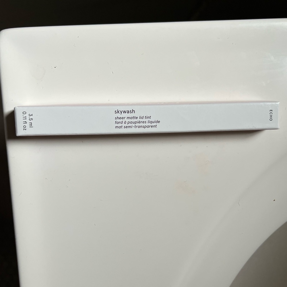 GLOSSIER SKYWASH IN ECHO - UNOPENED